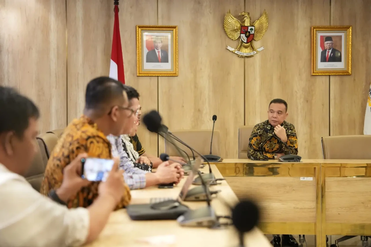 DPR Berikan Selamat...