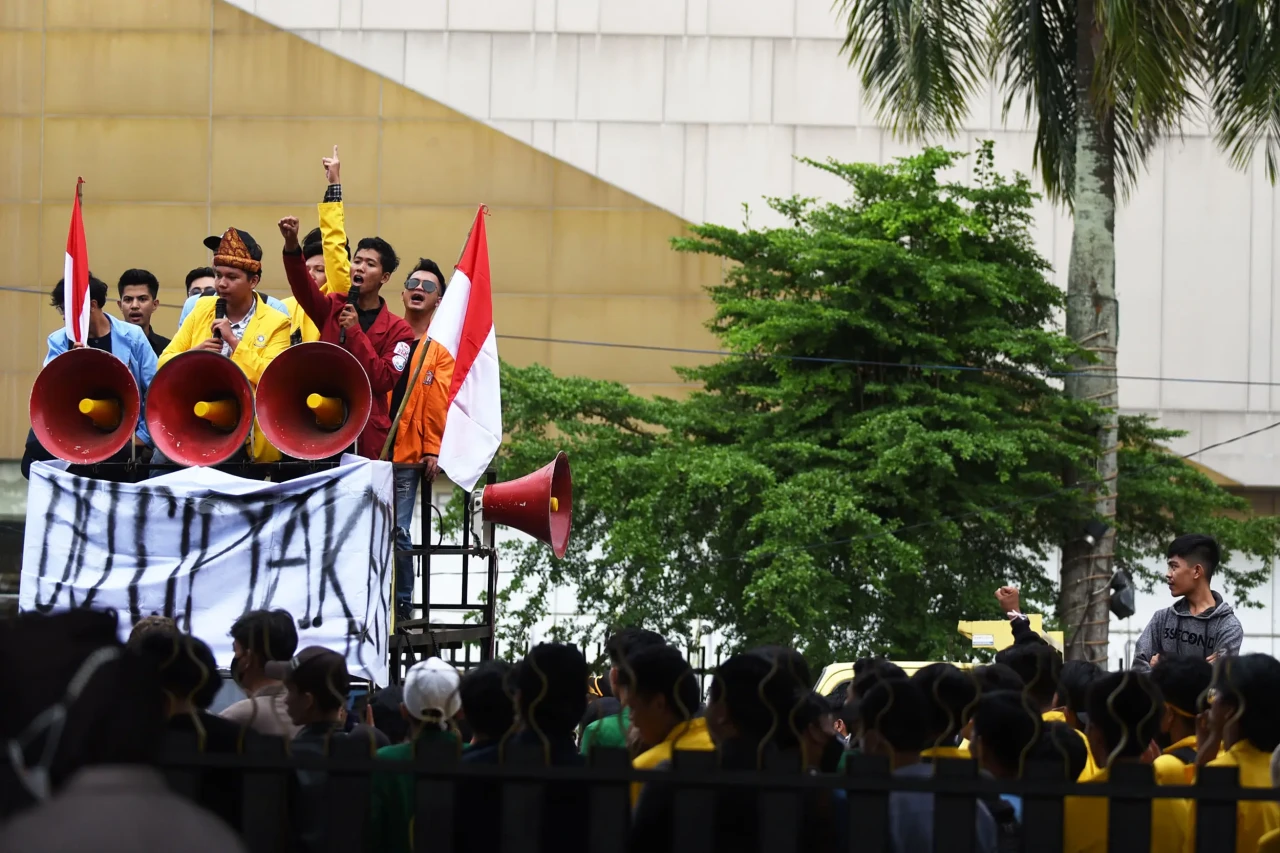 Aksi Teatrikal Mahasiswa...