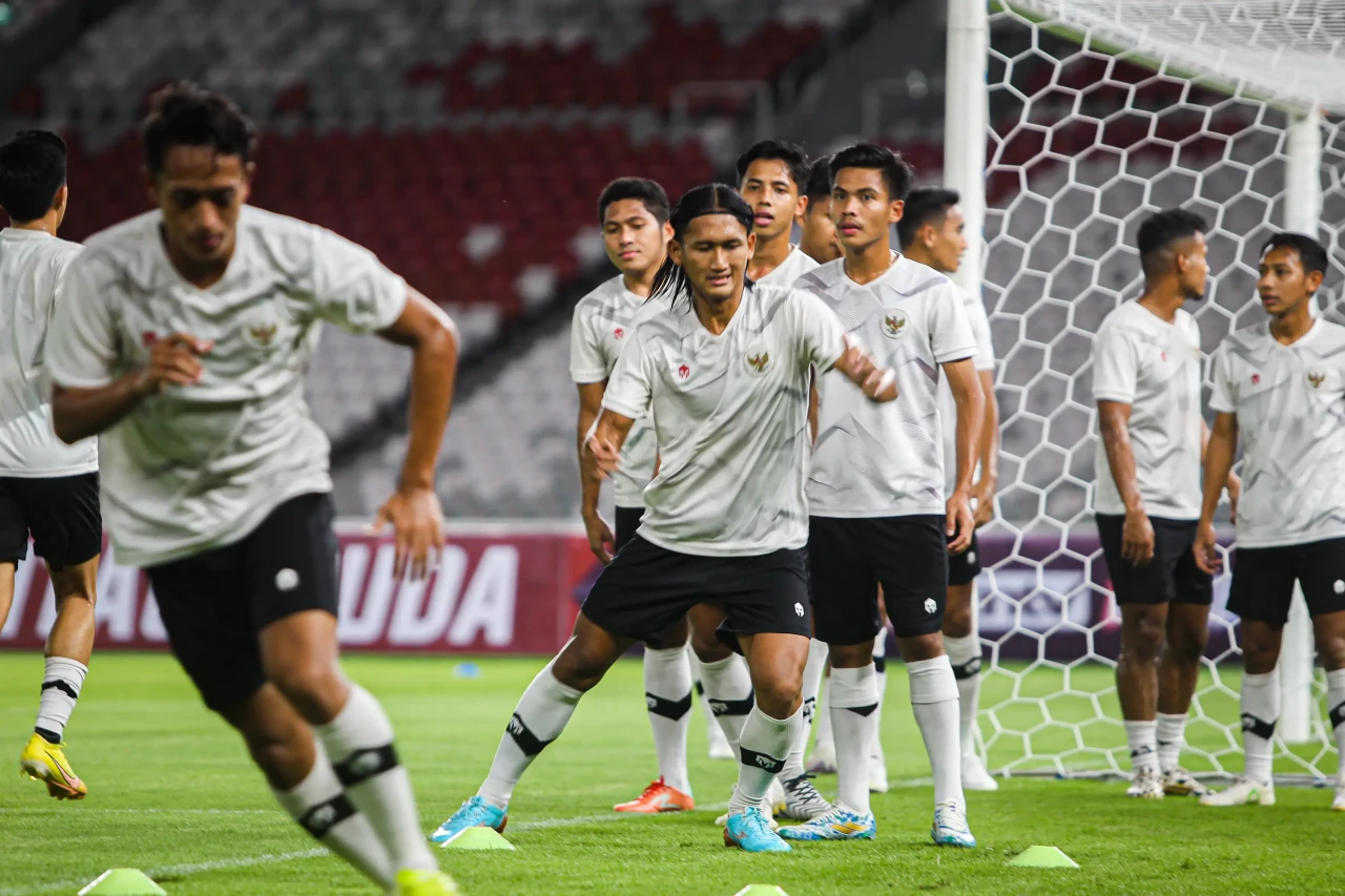 Latihan Timnas Indonesia...