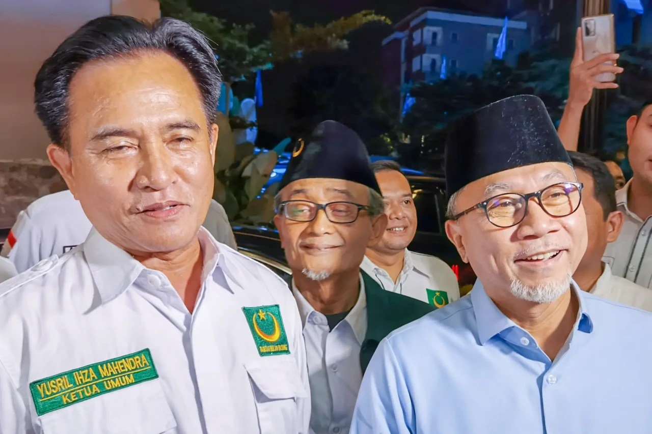 Zulkifli Hasan Terima...