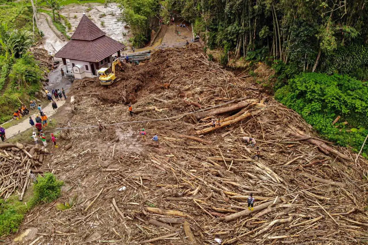 Dampak Banjir Bandang...