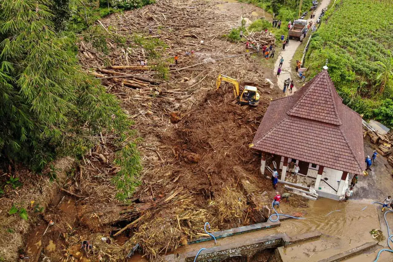 Dampak Banjir Bandang...