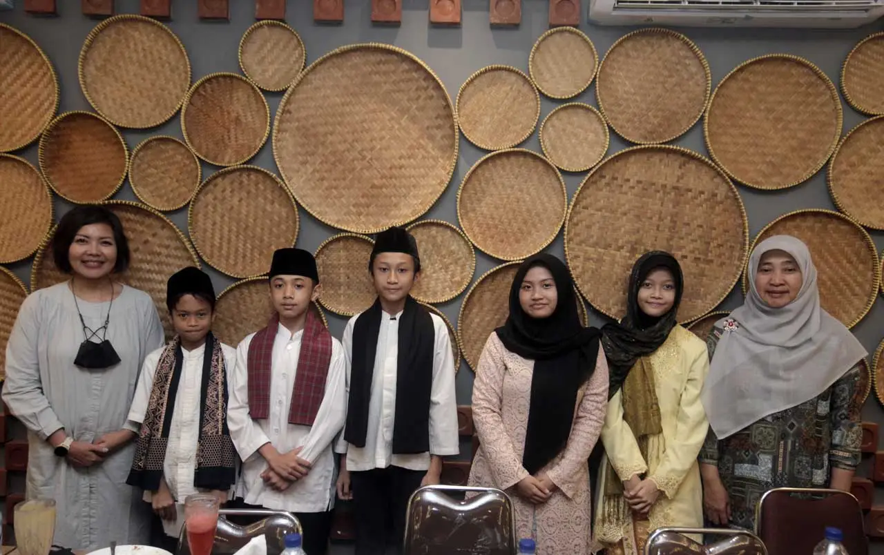 Pemberian Santunan Anak...