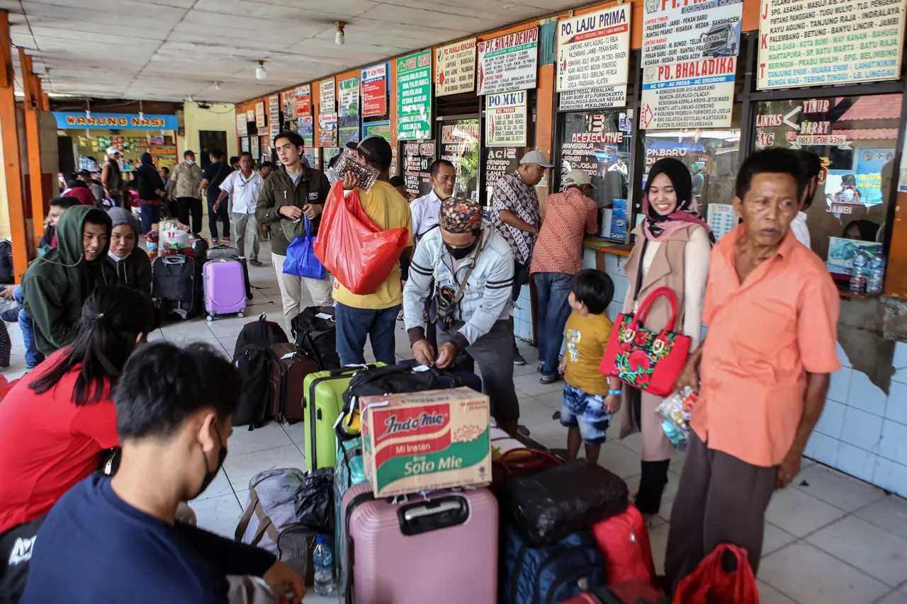 Mudik Awal di Terminal...