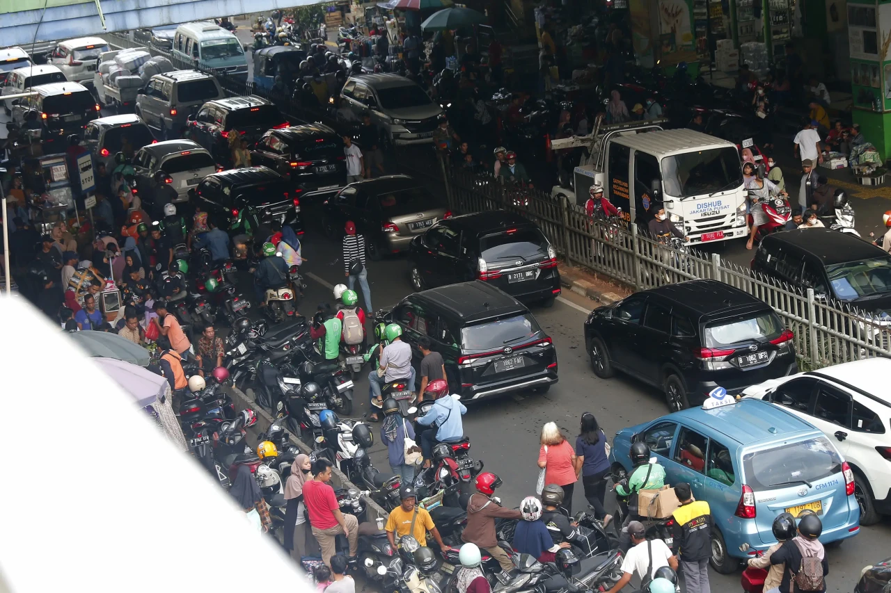 Pengunjung Membludak,...