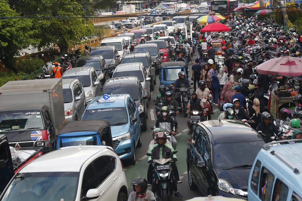 Pengunjung Membludak,...