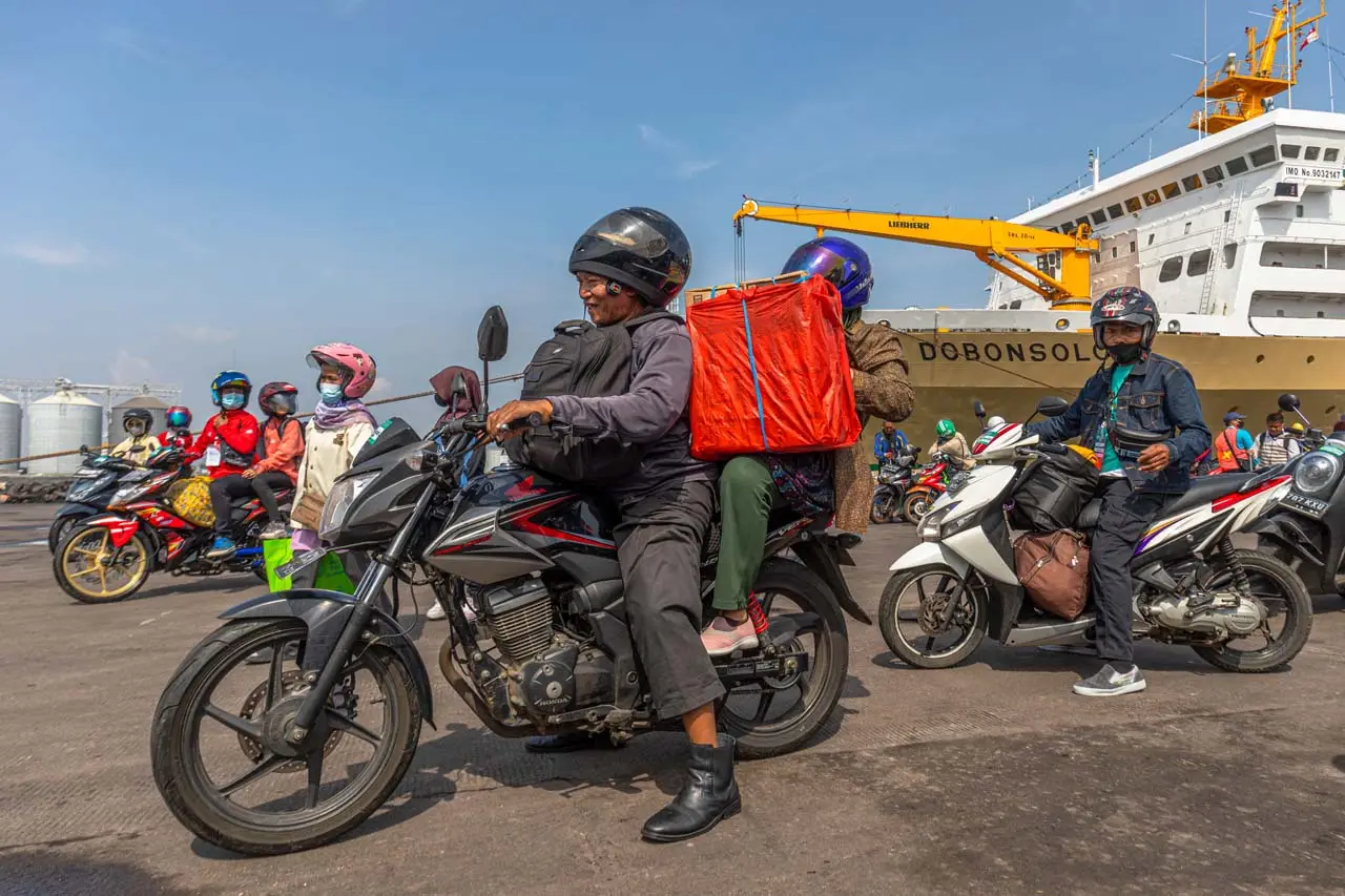 Pemudik Gratis KM Dobonsolo...