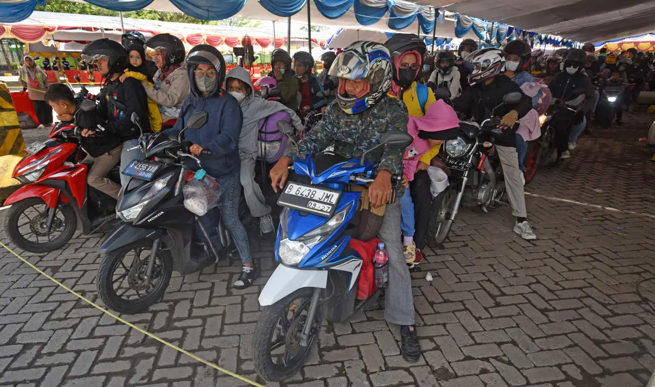 Arus Pemudik Motor di...
