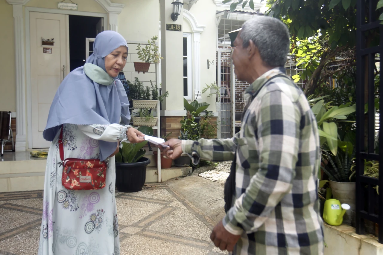 Ibu-Ibu PGG Berbagi...