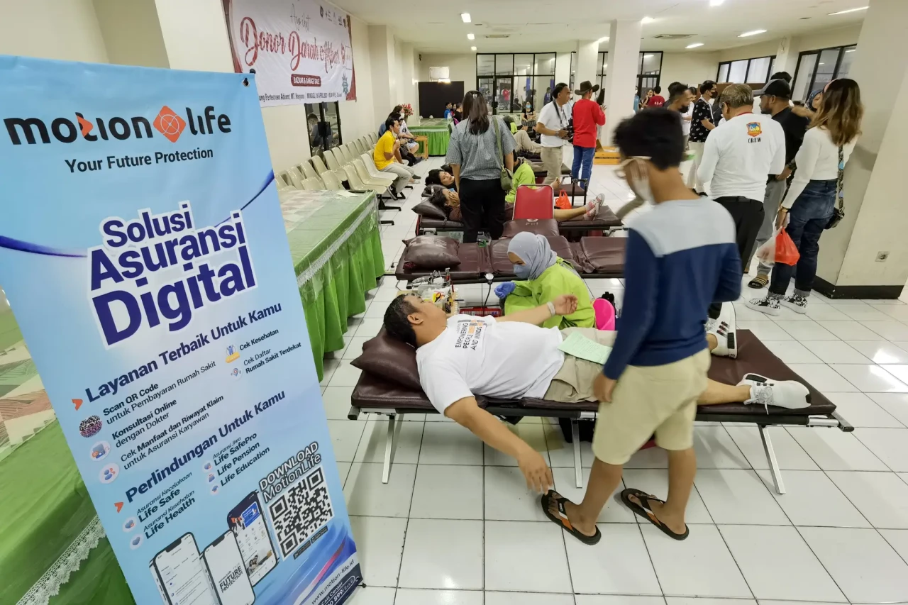 Gelar Donor Darah, Gereja...