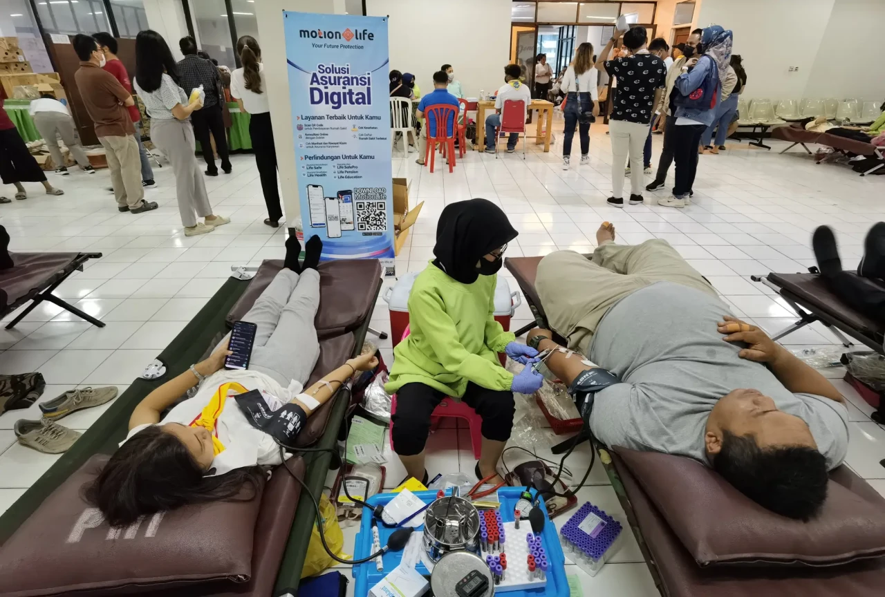 Gelar Donor Darah, Gereja...