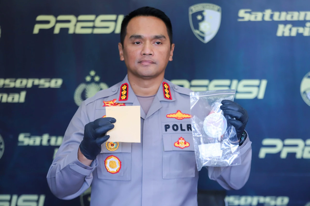 Artis Hud Filbert Resmi...