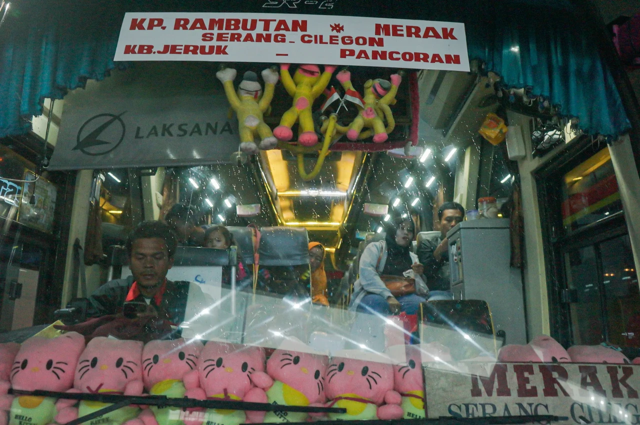 Pemudik Pilih Berangkat...