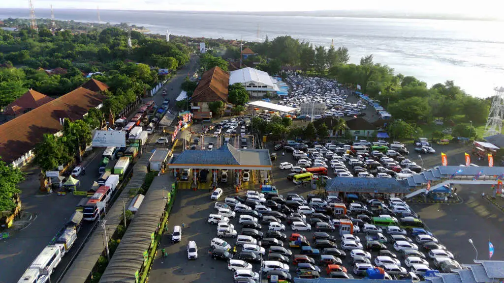 Puncak Arus Mudik di...
