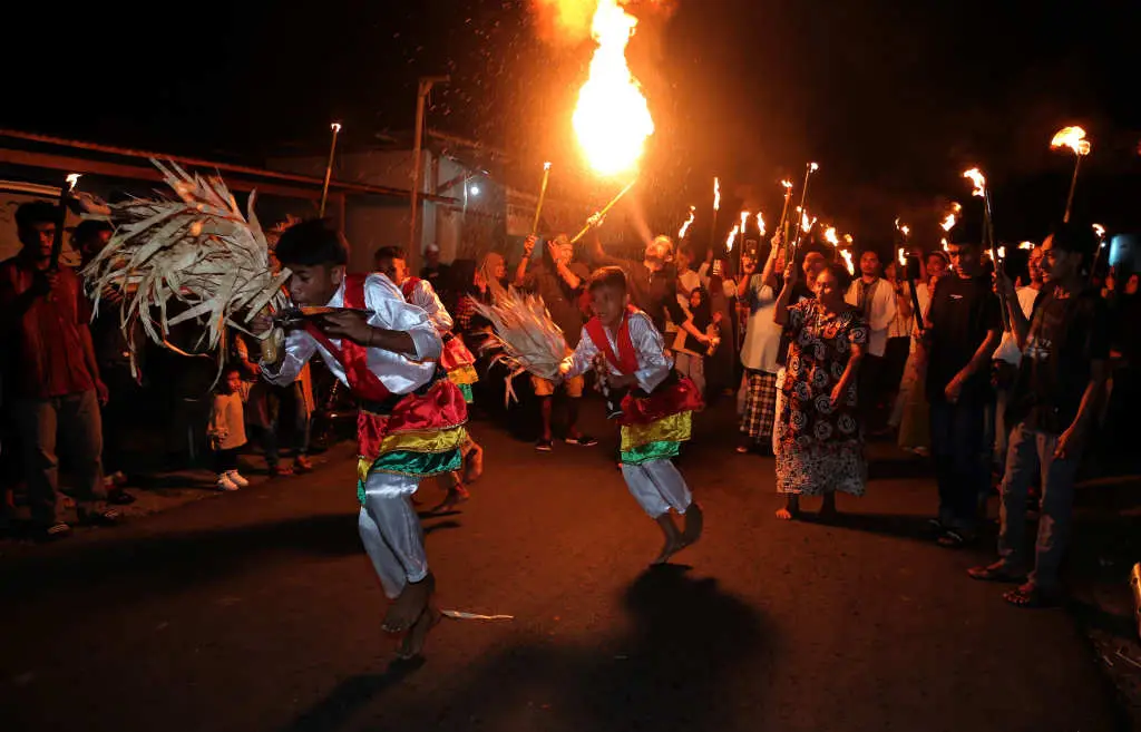 Kemeriahan Festival...