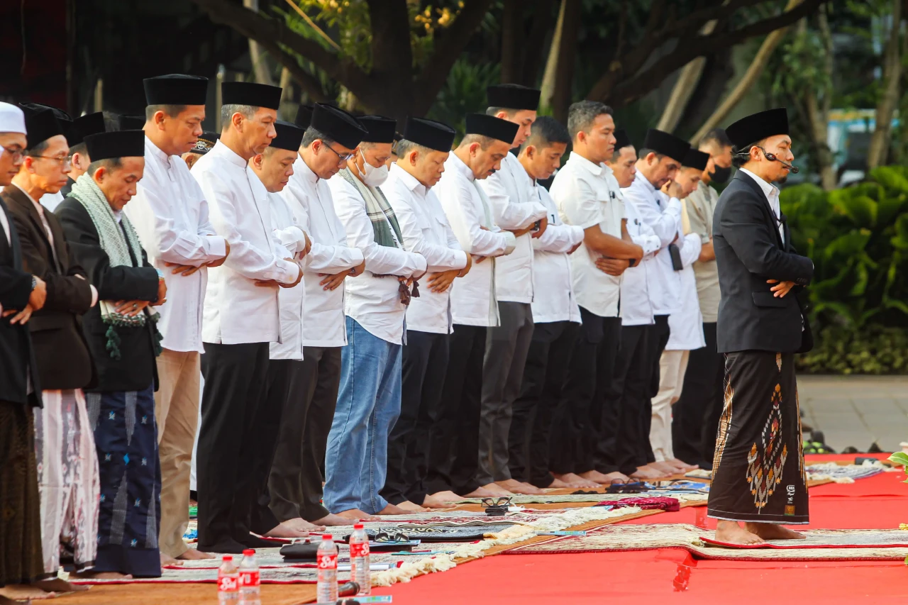 2000 Jamaah Sholat Idul...