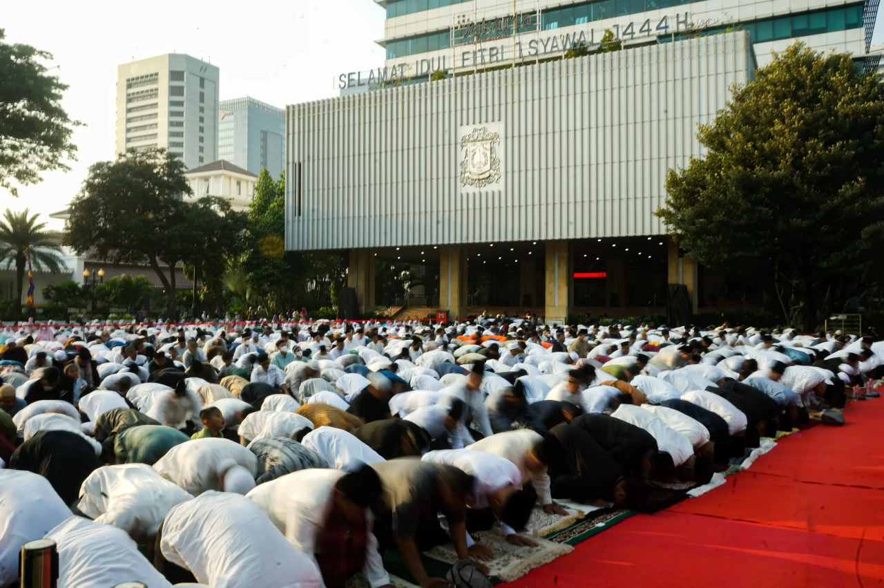 2000 Jamaah Sholat Idul...