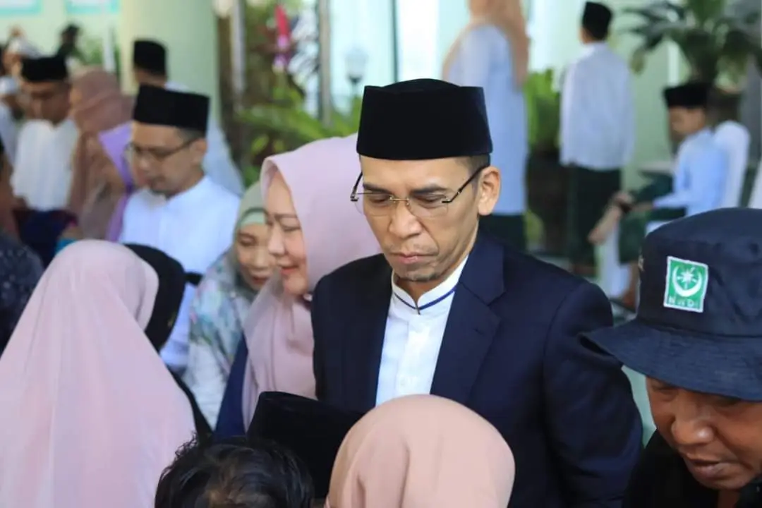 TGB Zainul Majdi Hadiri...