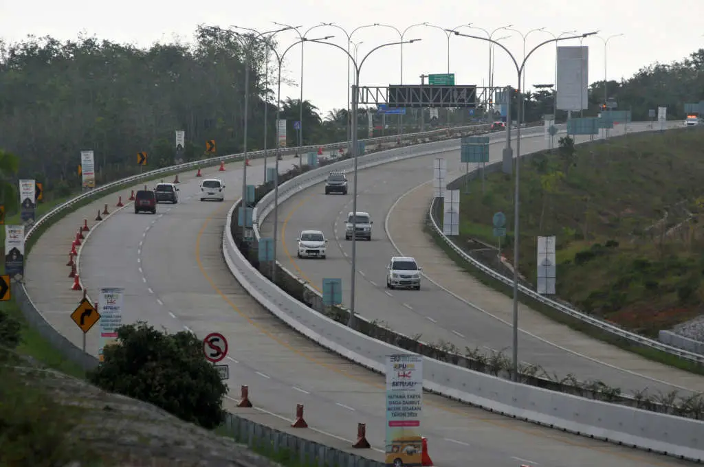 Arus Balik di Tol Trans...