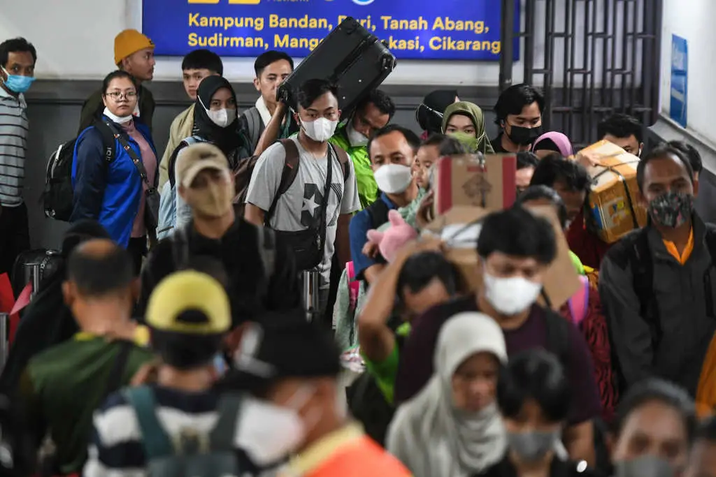 Arus Balik Stasiun Pasar...