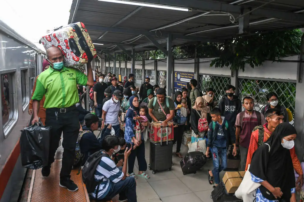 Arus Balik Stasiun Pasar...