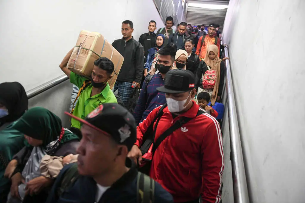 Arus Balik Stasiun Pasar...
