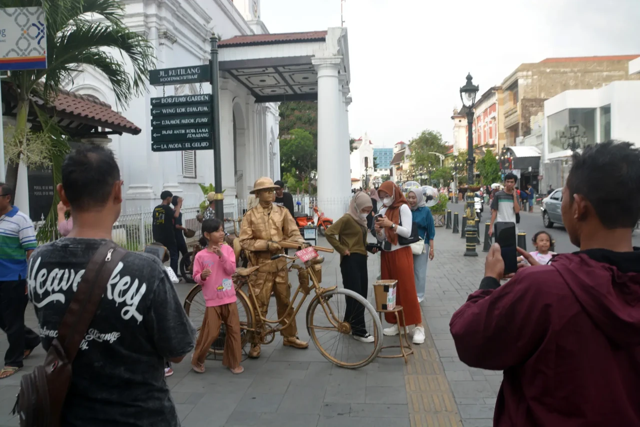 Menikmati Kota Lama...