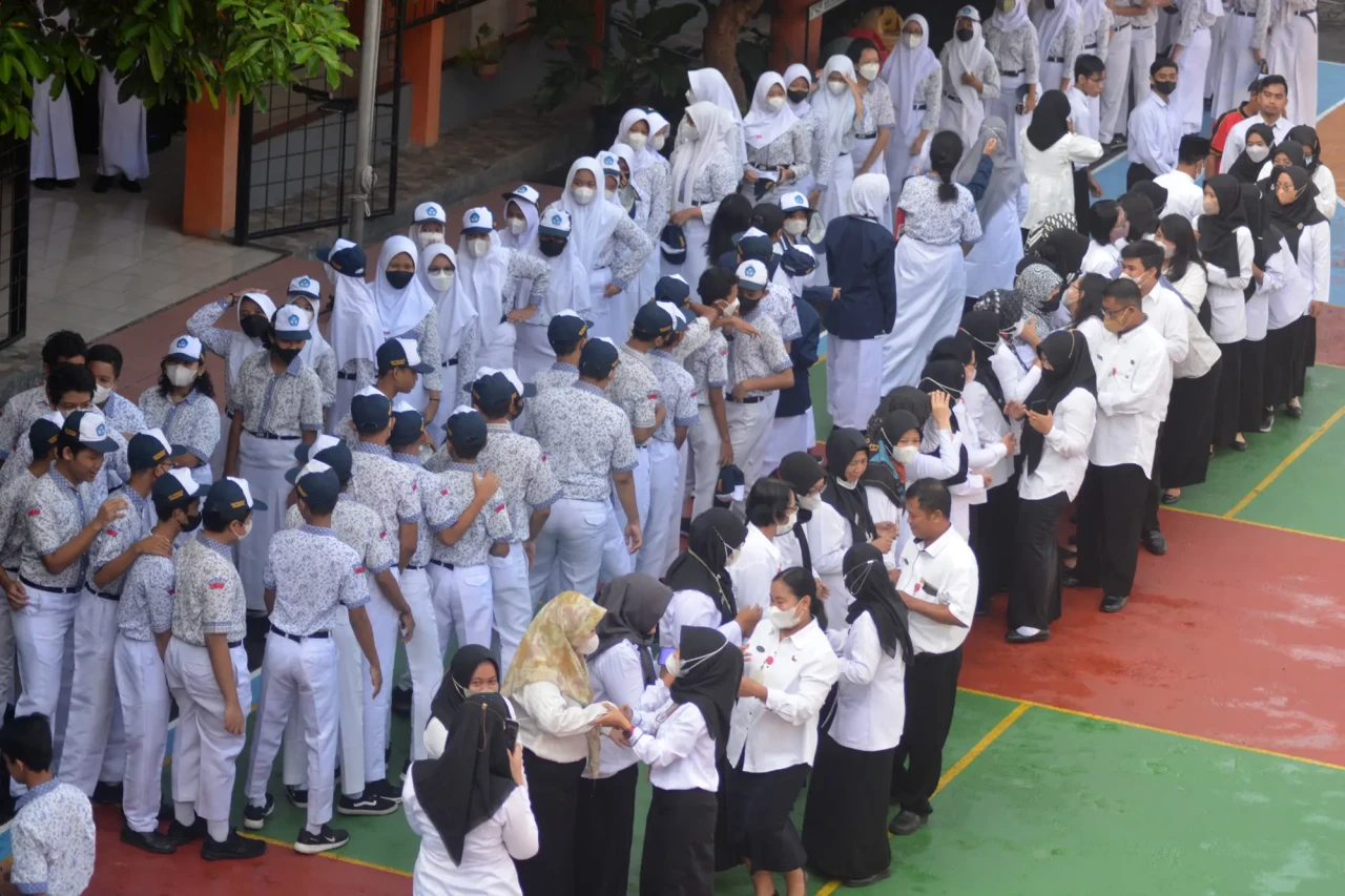 Potret Halal Bihalal...