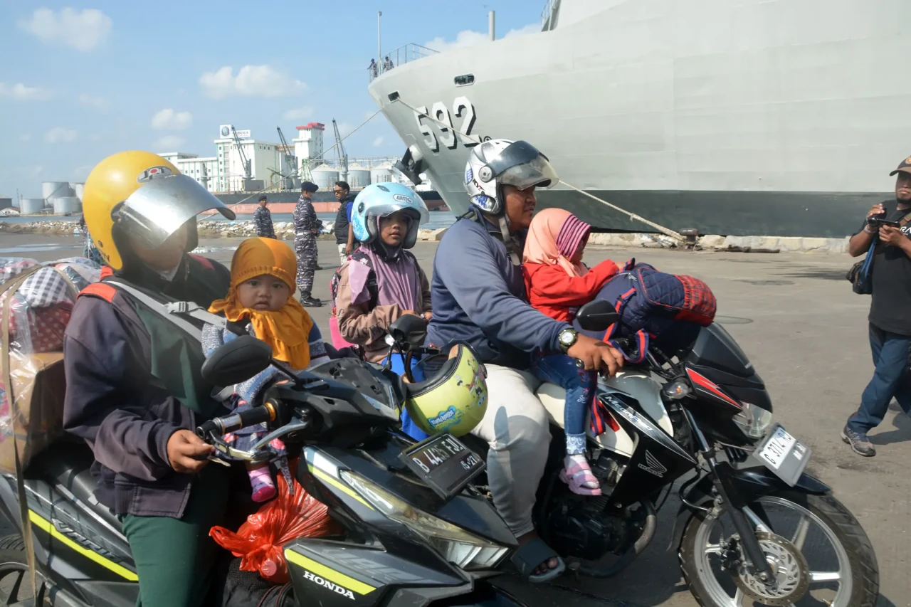 Potret Ratusan Pemudik...