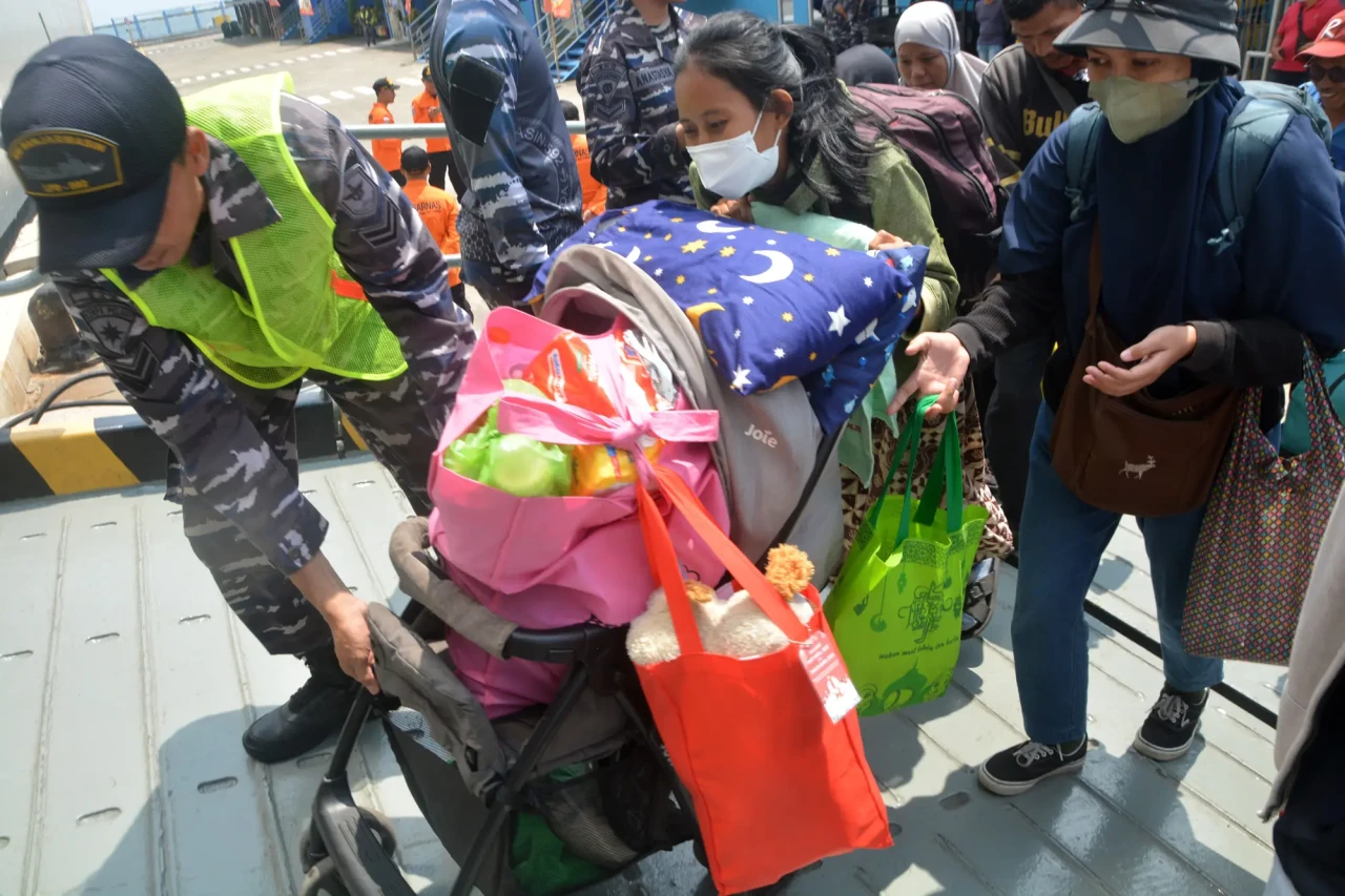 Potret Ratusan Pemudik...