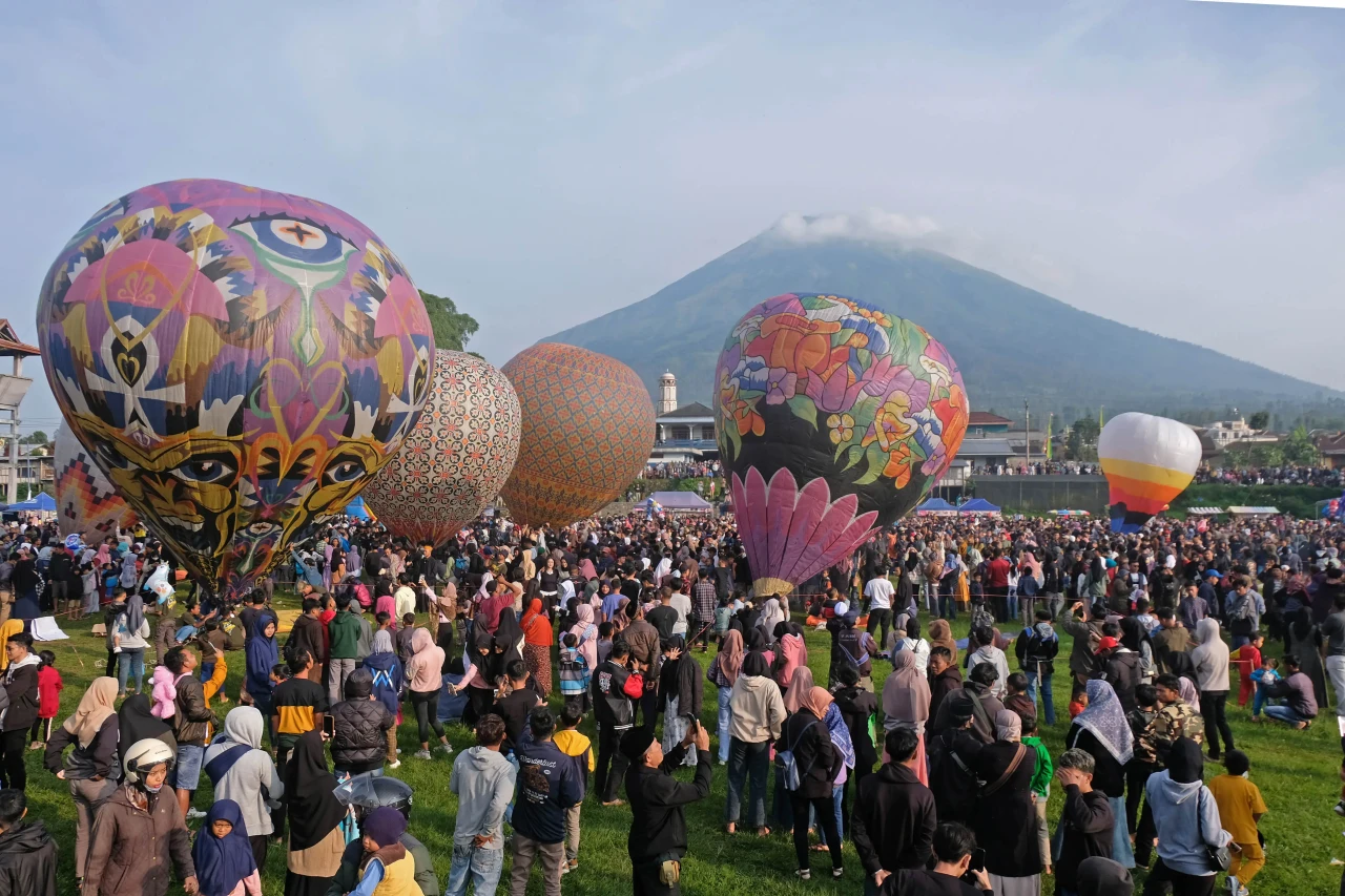 Penerbangan Balon Udara...
