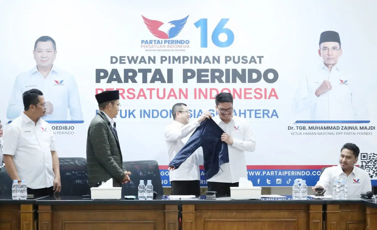 HT Lantik Dua Kader...