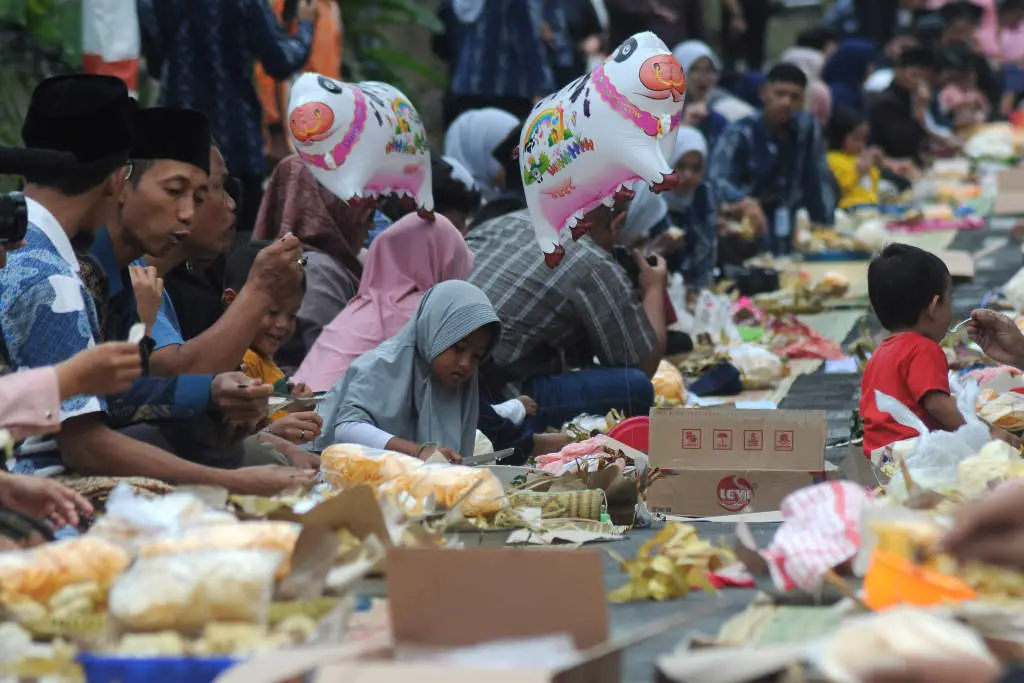 Melihat Tradisi Kenduri...