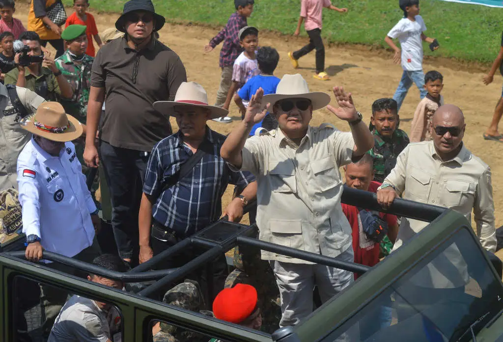 Naik Kendaraan Maung...