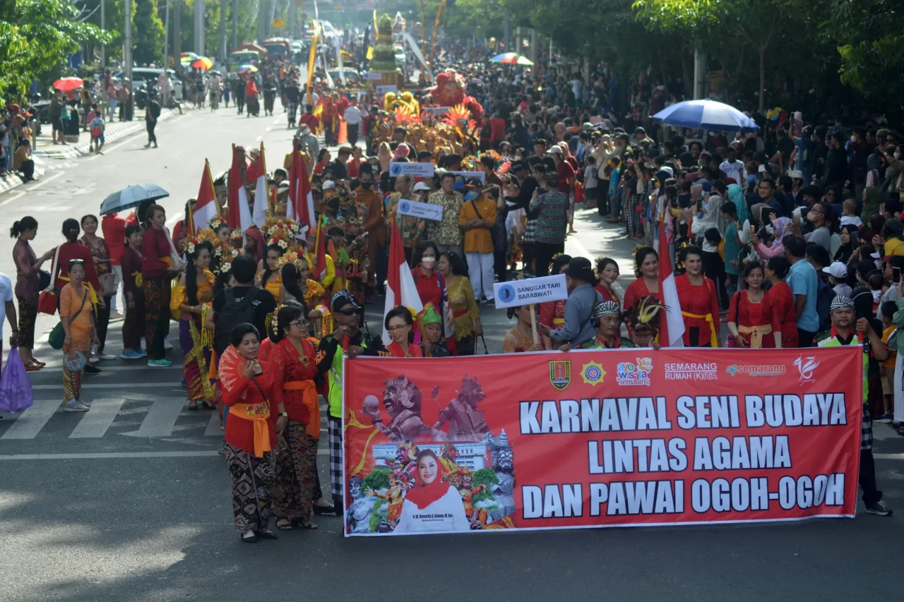 Potret Kemeriahan Karnaval...
