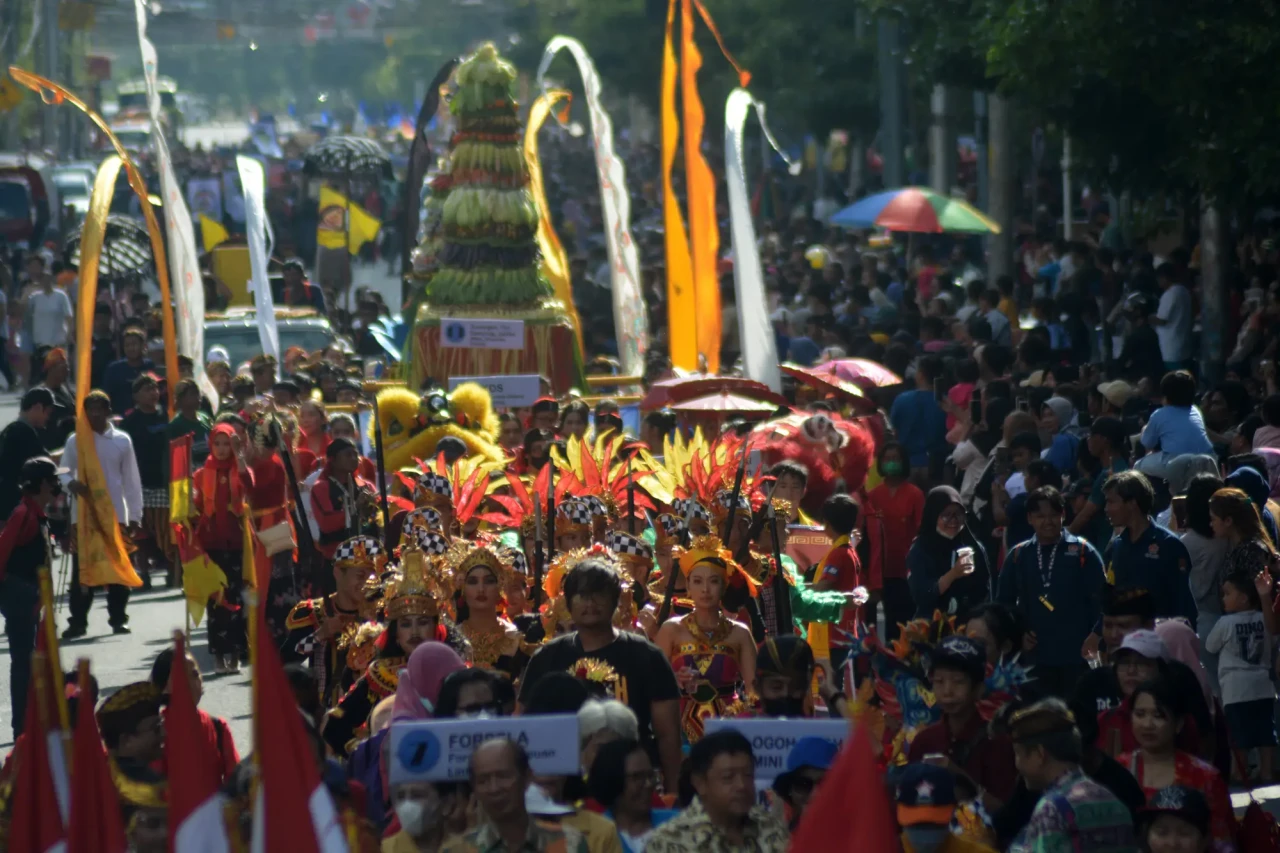 Potret Kemeriahan Karnaval...