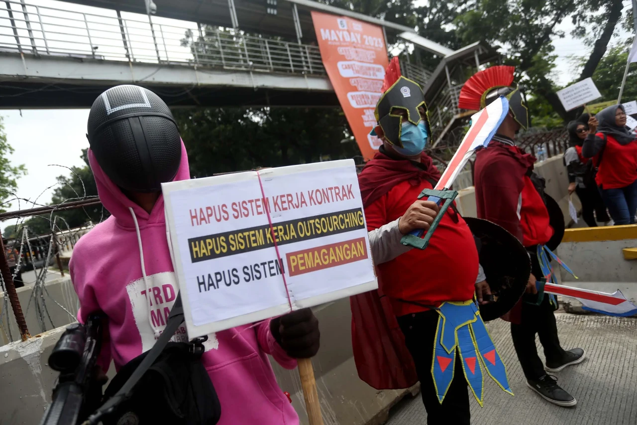 Serikat Buruh Gelar...