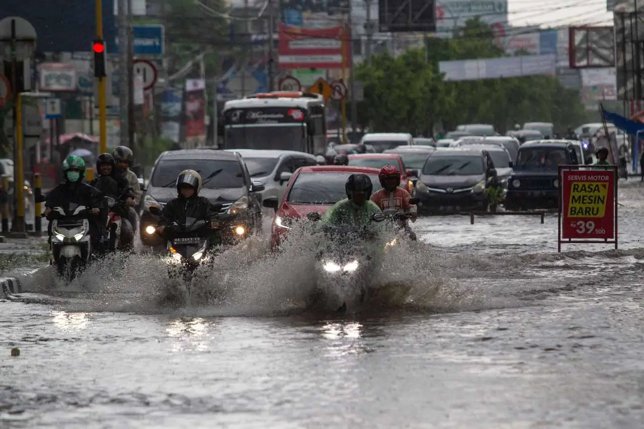 Banjir Akibat Drainase...