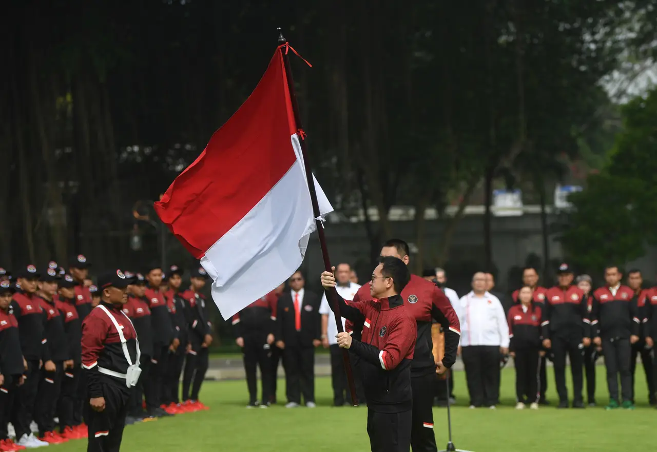 Jokowi Lepas 599 Atlet...