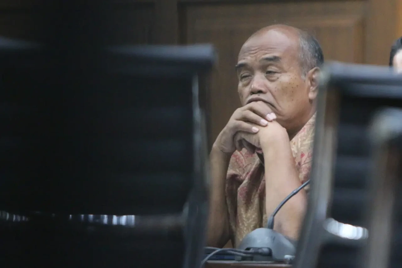 Terdakwa Budi Tjahjono...