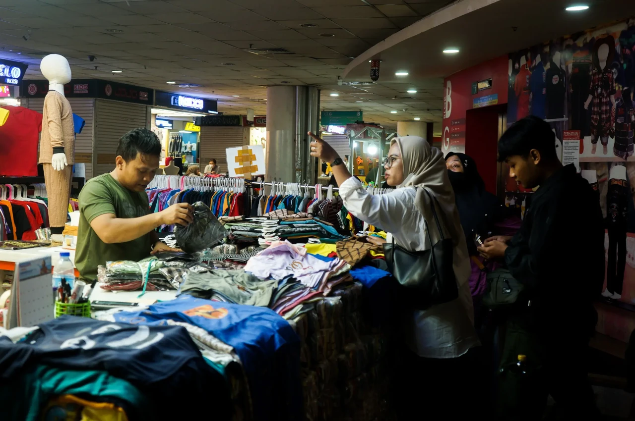 Pasar Tanah Abang Masih...