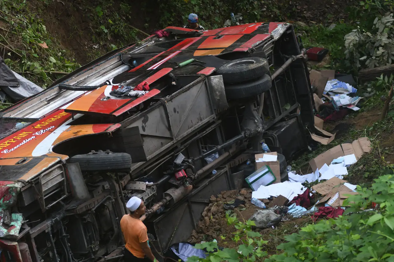 Begini Kondisi Bus Santri...