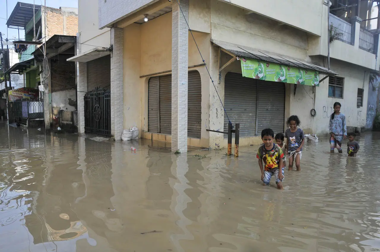 Banjir Akibat Luapan...