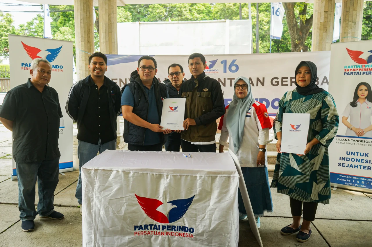 Partai Perindo Berikan...