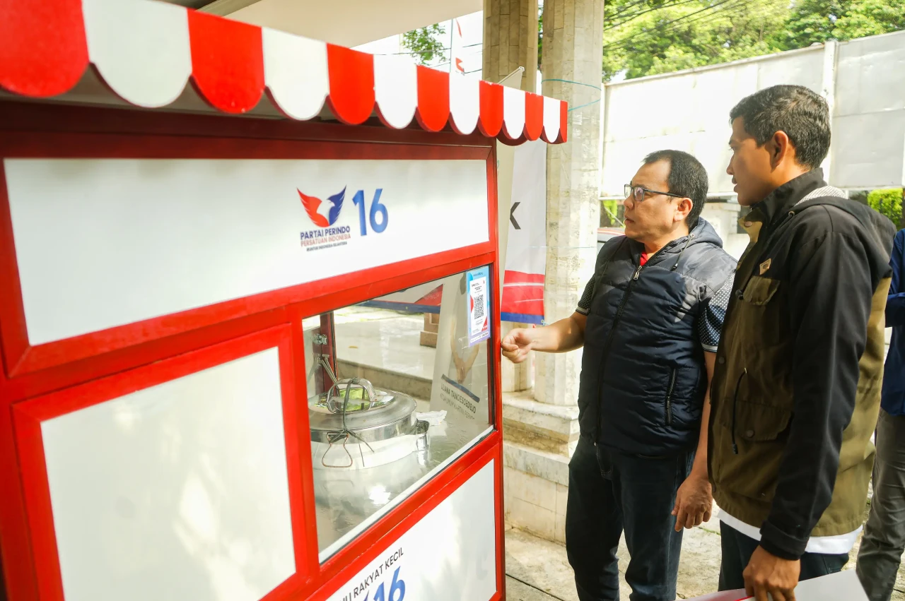 Partai Perindo Berikan...