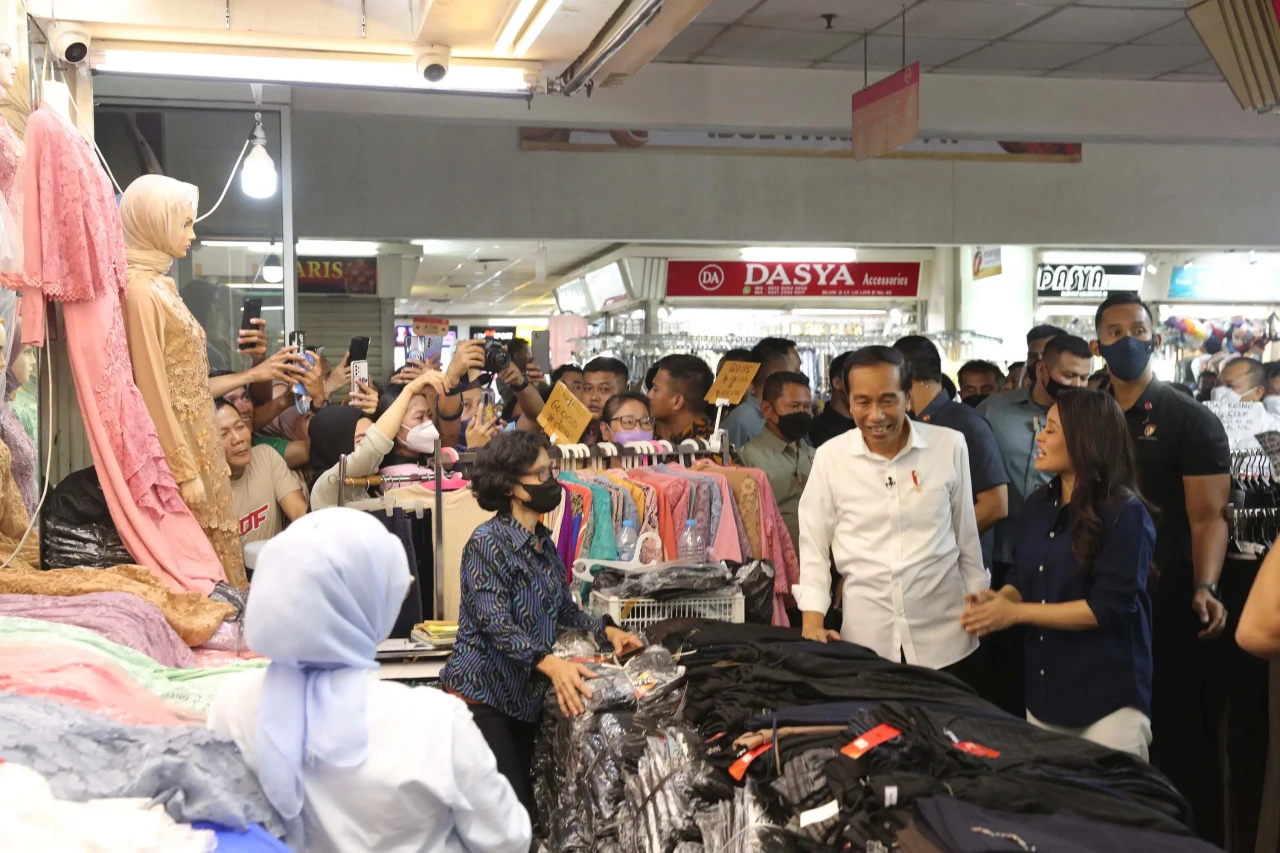 Pesona Kharisma Jokowi...