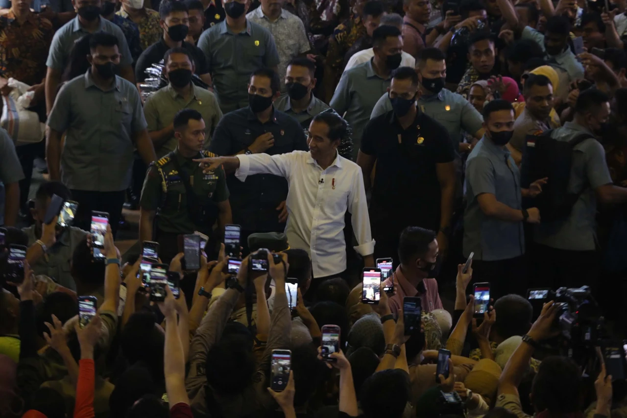 Pesona Kharisma Jokowi...