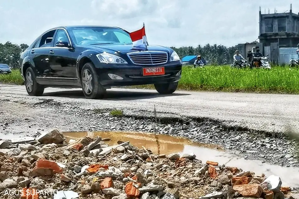 Detik-detik Mobil Presiden...