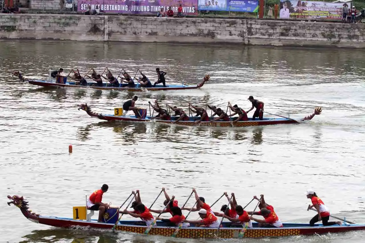 Lomba Dayung Perahu...