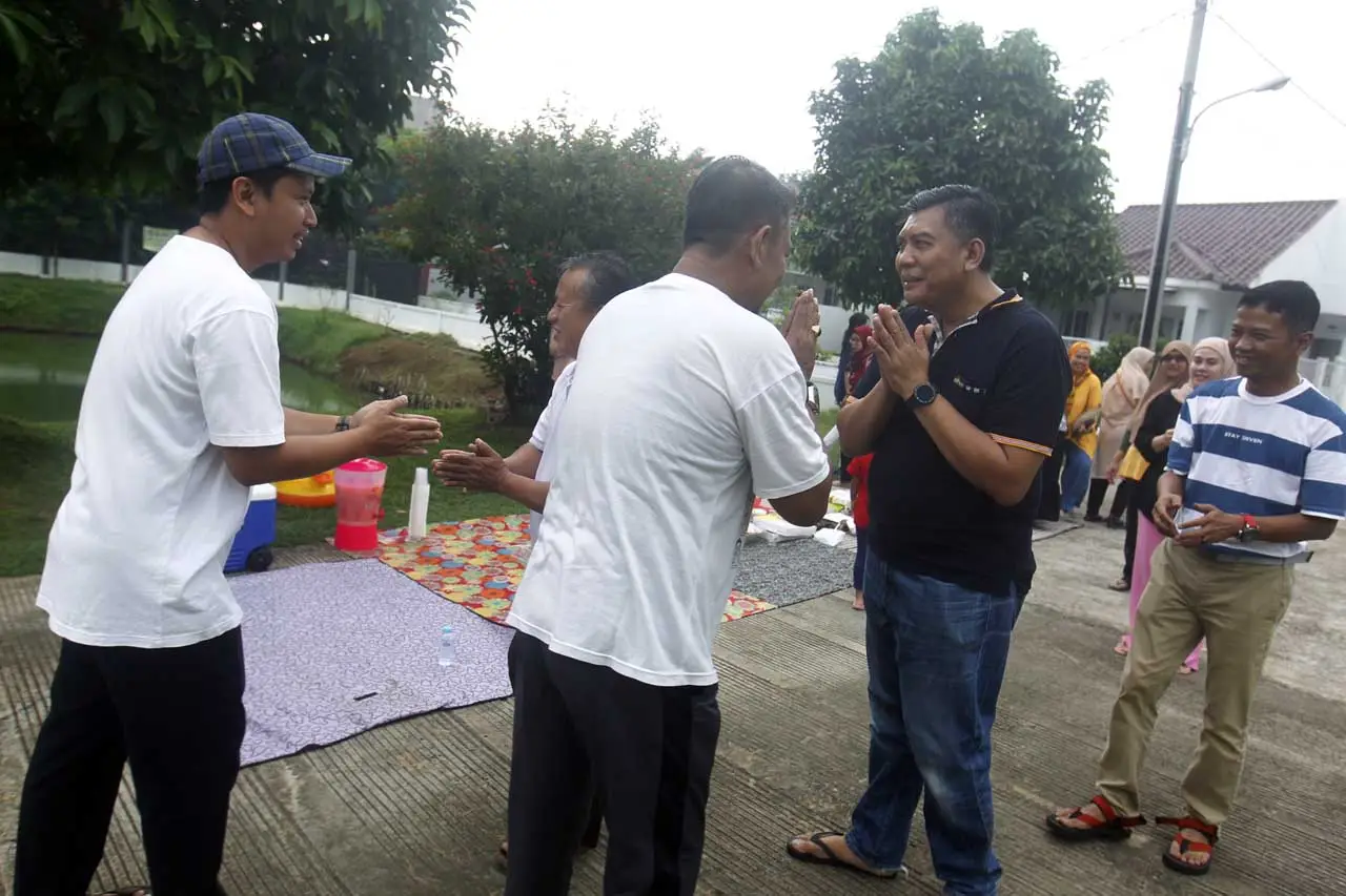 Jalin Silaturahmi, Warga...